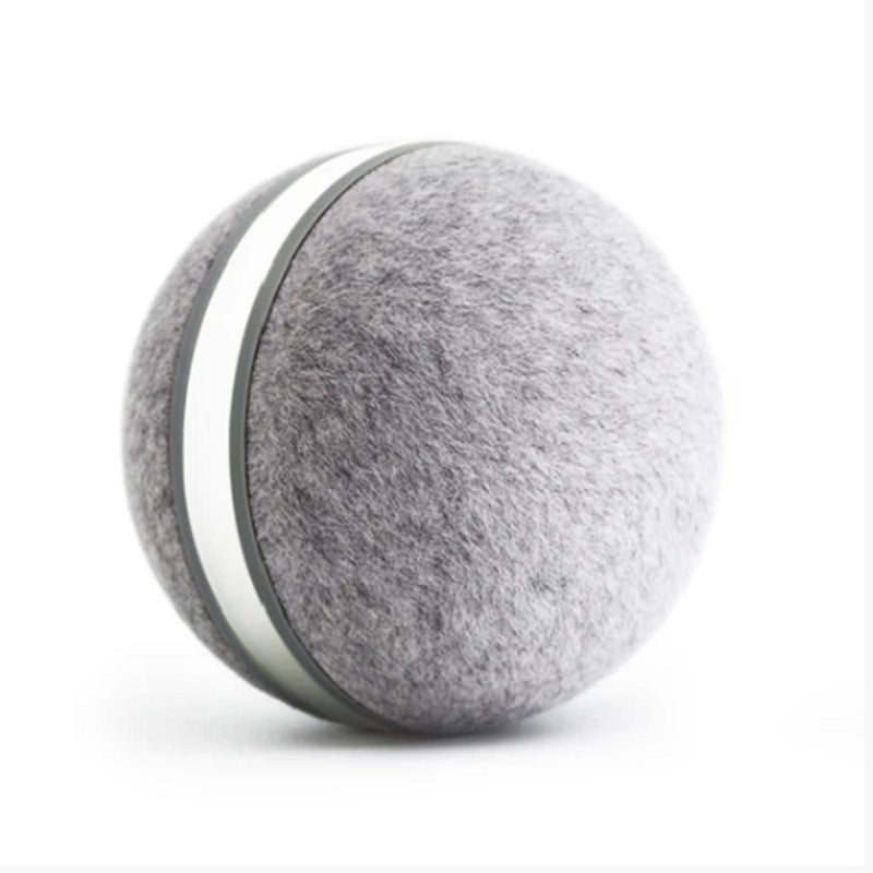 Lightweight cat bouncing ball toy for easy batting chasing and jumping activity